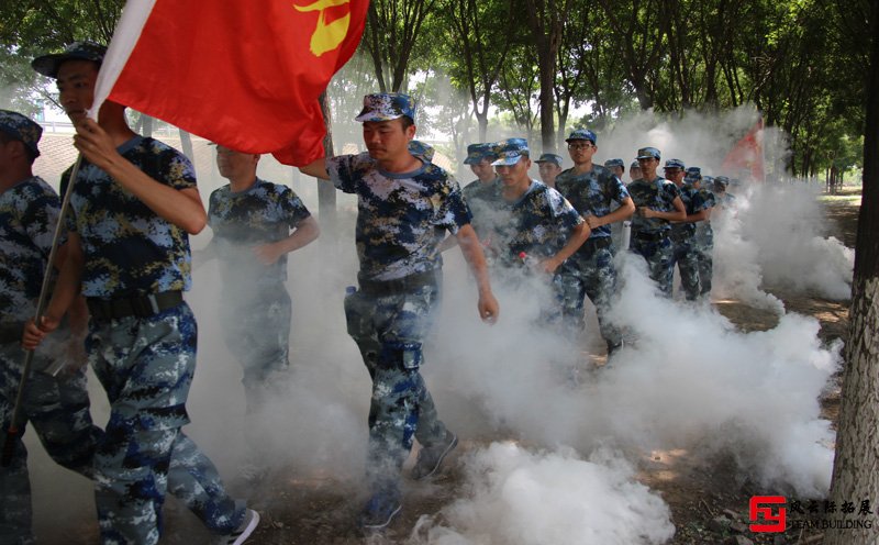 軍事拓展訓練-模擬真實戰斗煙霧現場