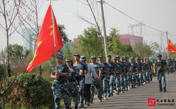 軍訓(xùn)發(fā)朋友圈的配詞-軍訓(xùn)發(fā)朋友圈說(shuō)說(shuō)怎么寫(xiě)？